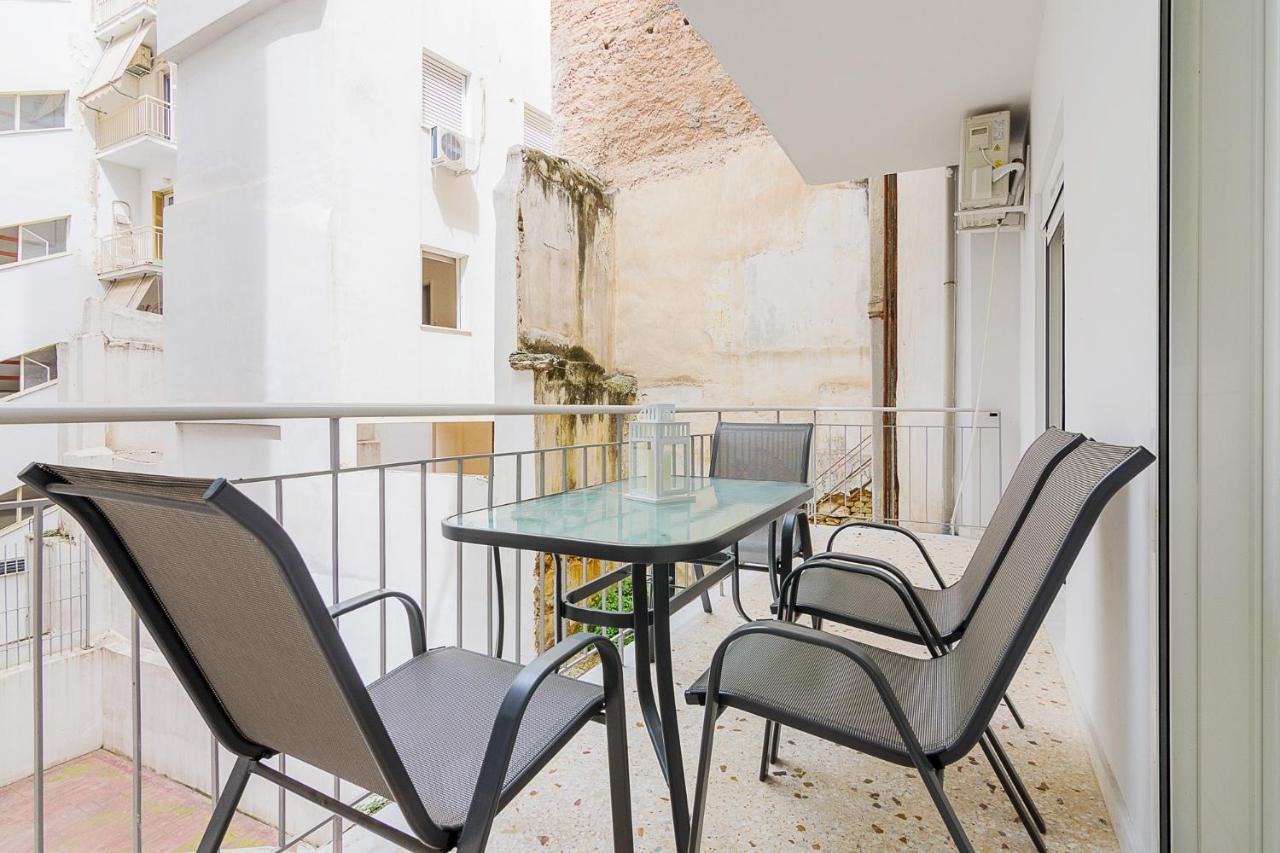 A Modern 2-Bedroom Apartment Near Areios Pagos Atenas Exterior foto